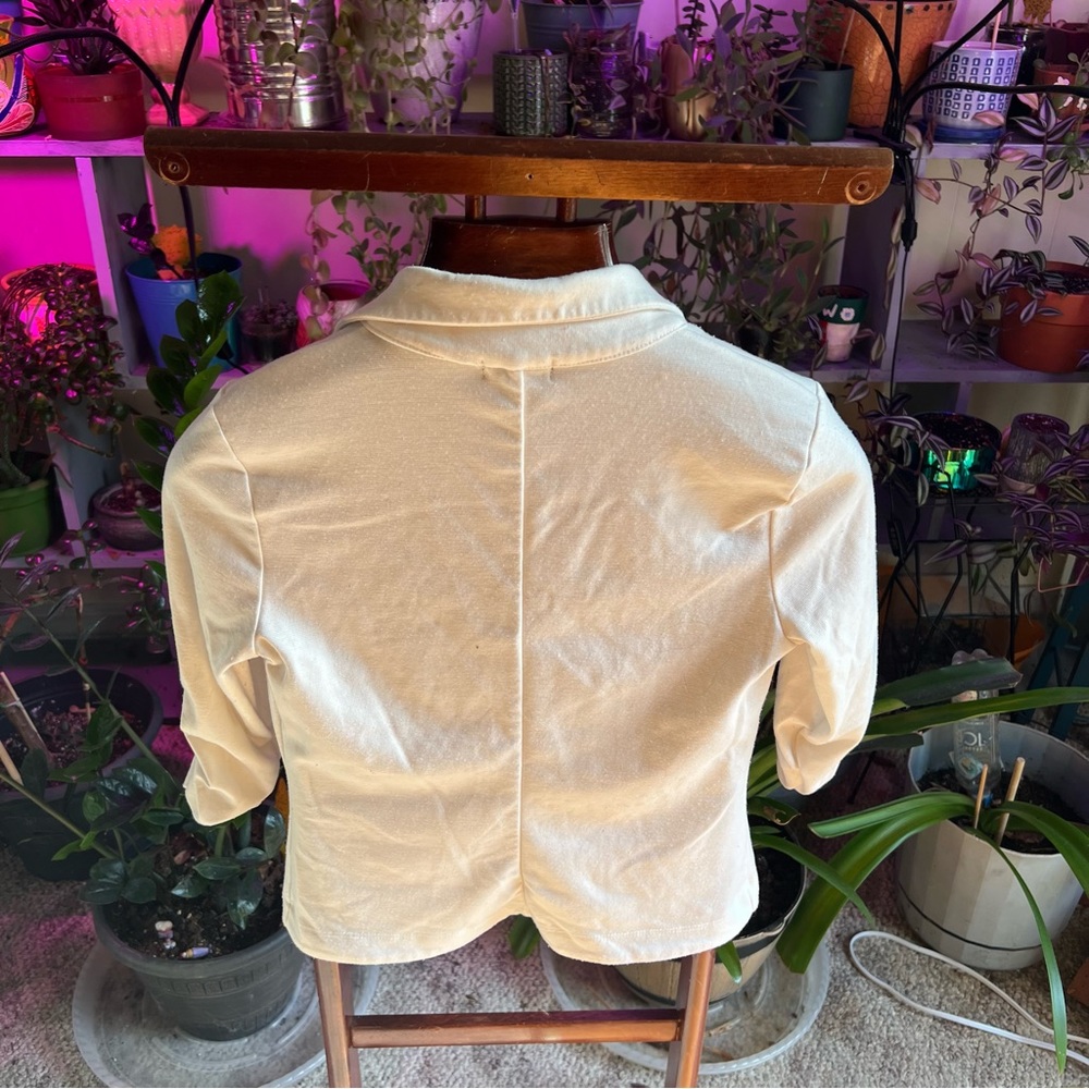 Polyester white blazer! - Picture 5 of 6